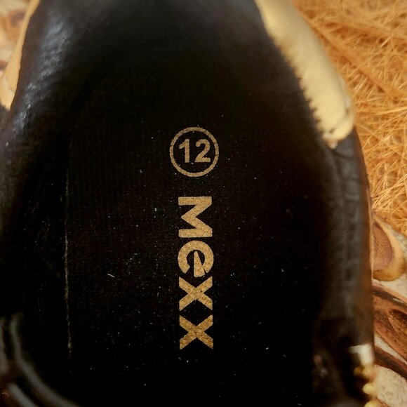 So funky kidsMexx Gold/Black runners w/side zip + gold accents (small rip at zip - Picture 4 of 5